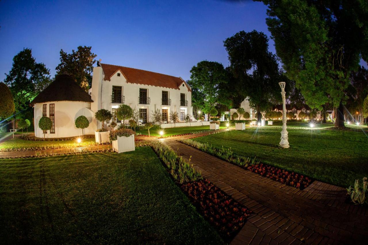 River Meadow Manor Centurion Exterior photo