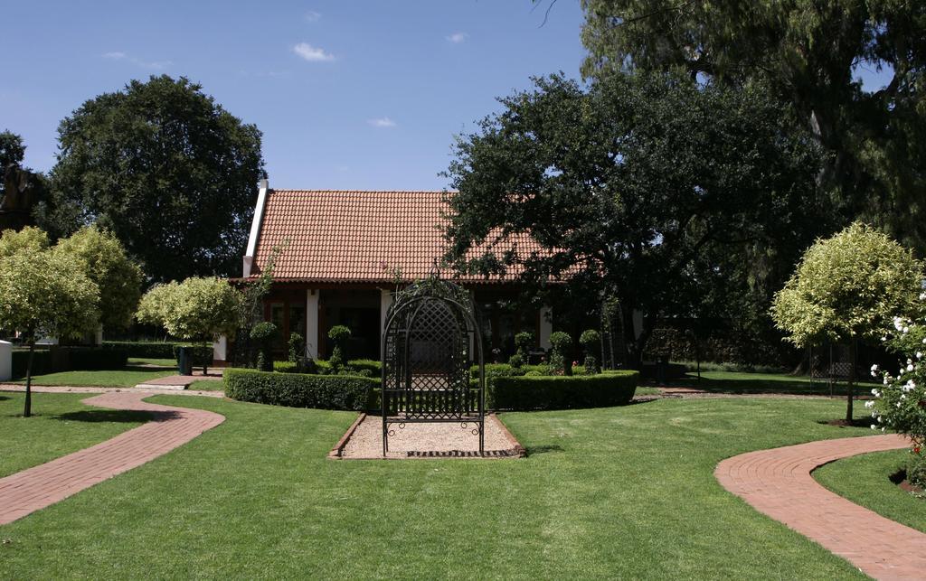 River Meadow Manor Centurion Exterior photo