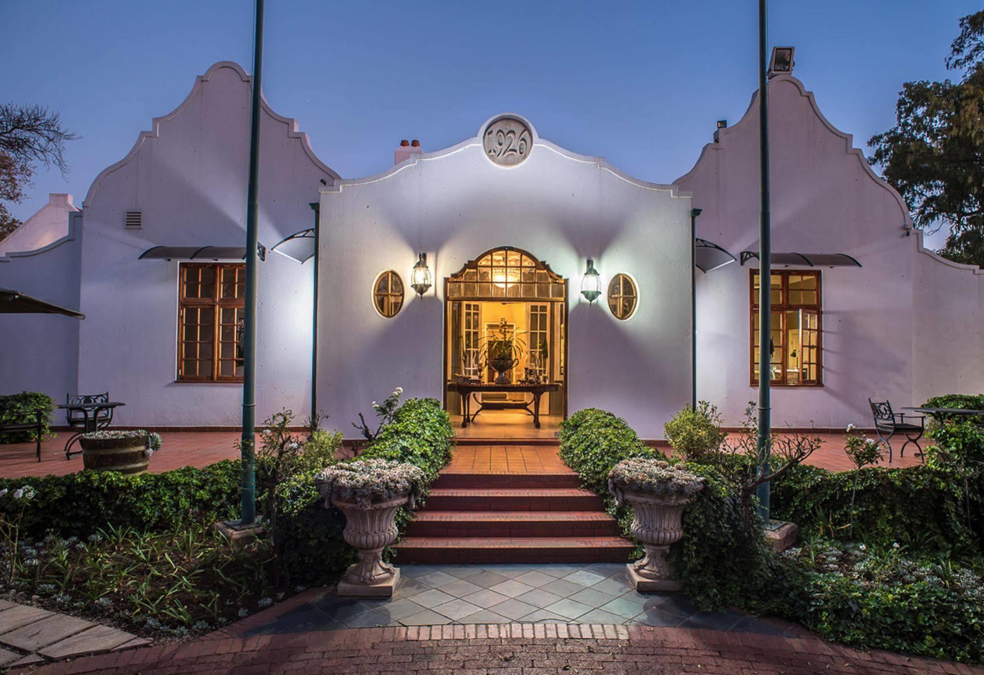 River Meadow Manor Centurion Exterior photo