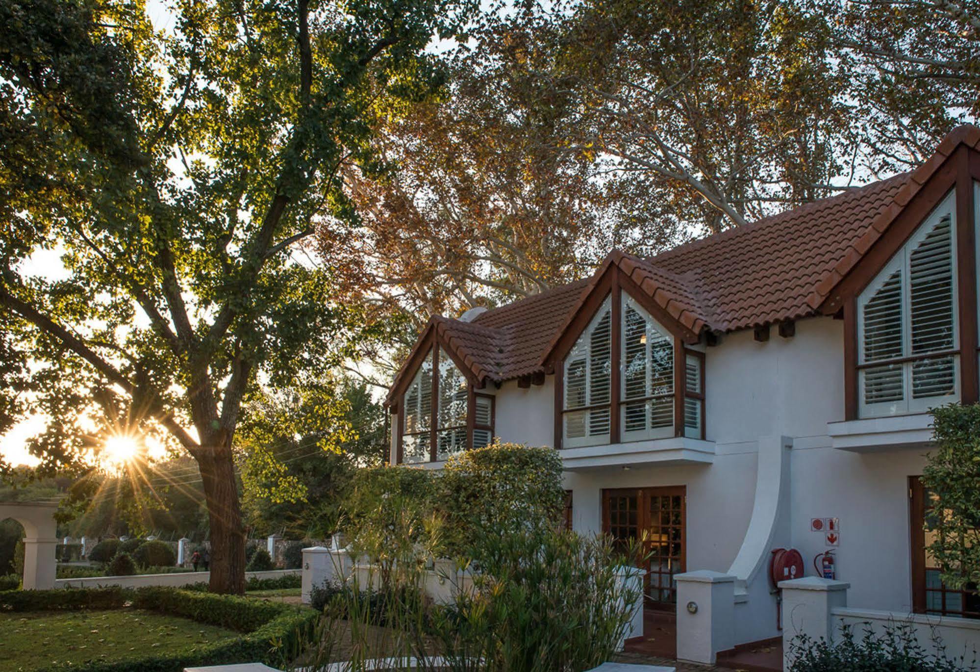 River Meadow Manor Centurion Exterior photo